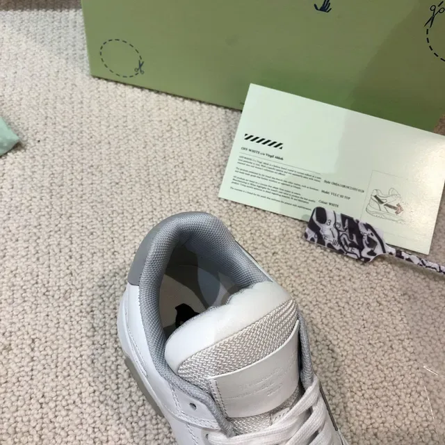 Off-White Arrow White and Gray Lifestyle Sneakers 2