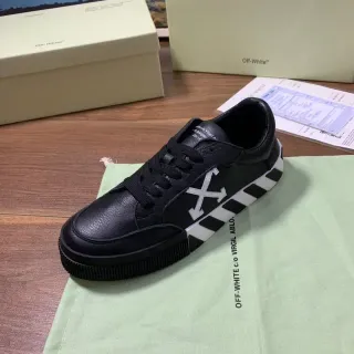 Off-White Industrial Diagonal Stripe Black Lifestyle Sneaker