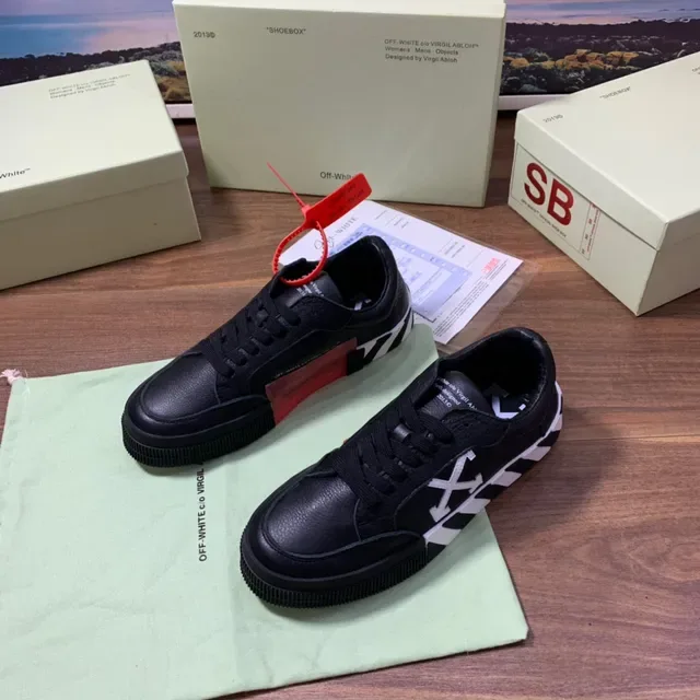 Off-White Chaussure Industrial Rayures Diagonales Noires Style de Vie 7