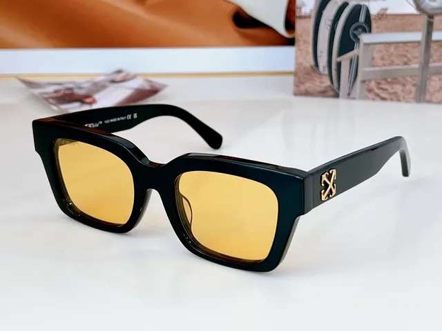 Off-White আয়তাকার অর্ধস্বচ্ছ ল্যাভেন্ডার সানগ্লাস 2