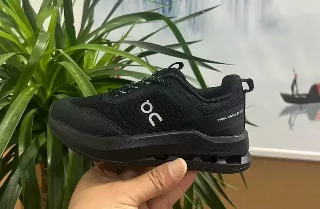On Cloud Negro Blanco Suela Media Upper Malla Zapatillas Lifestyle 6