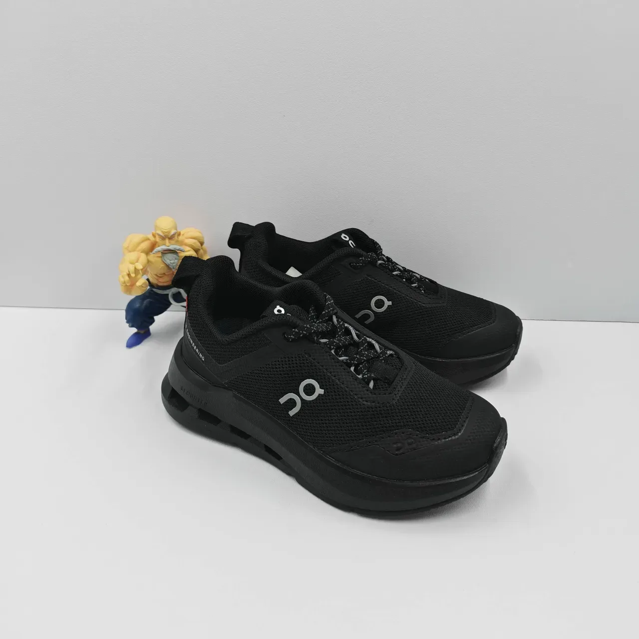 On Cloud Negro Blanco Suela Media Upper Malla Zapatillas Lifestyle 8
