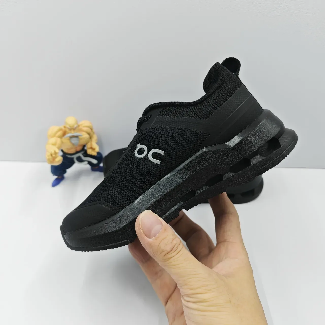 On Cloud Negro Blanco Suela Media Upper Malla Zapatillas Lifestyle 12
