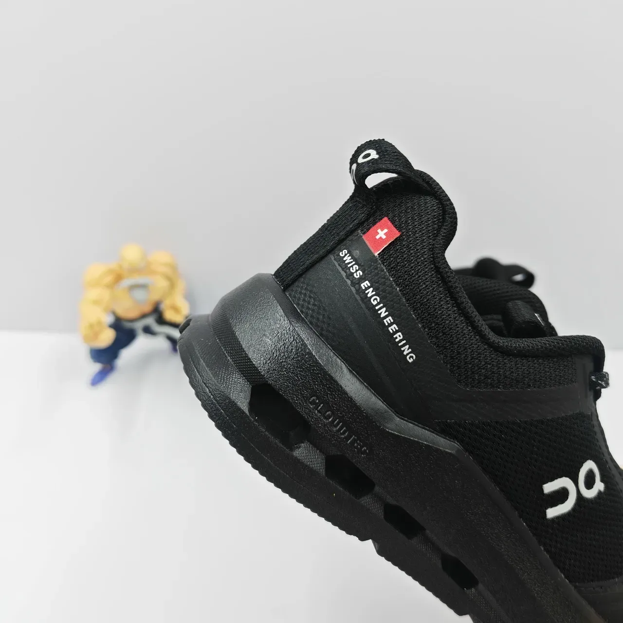 On Cloud Negro Blanco Suela Media Upper Malla Zapatillas Lifestyle 16