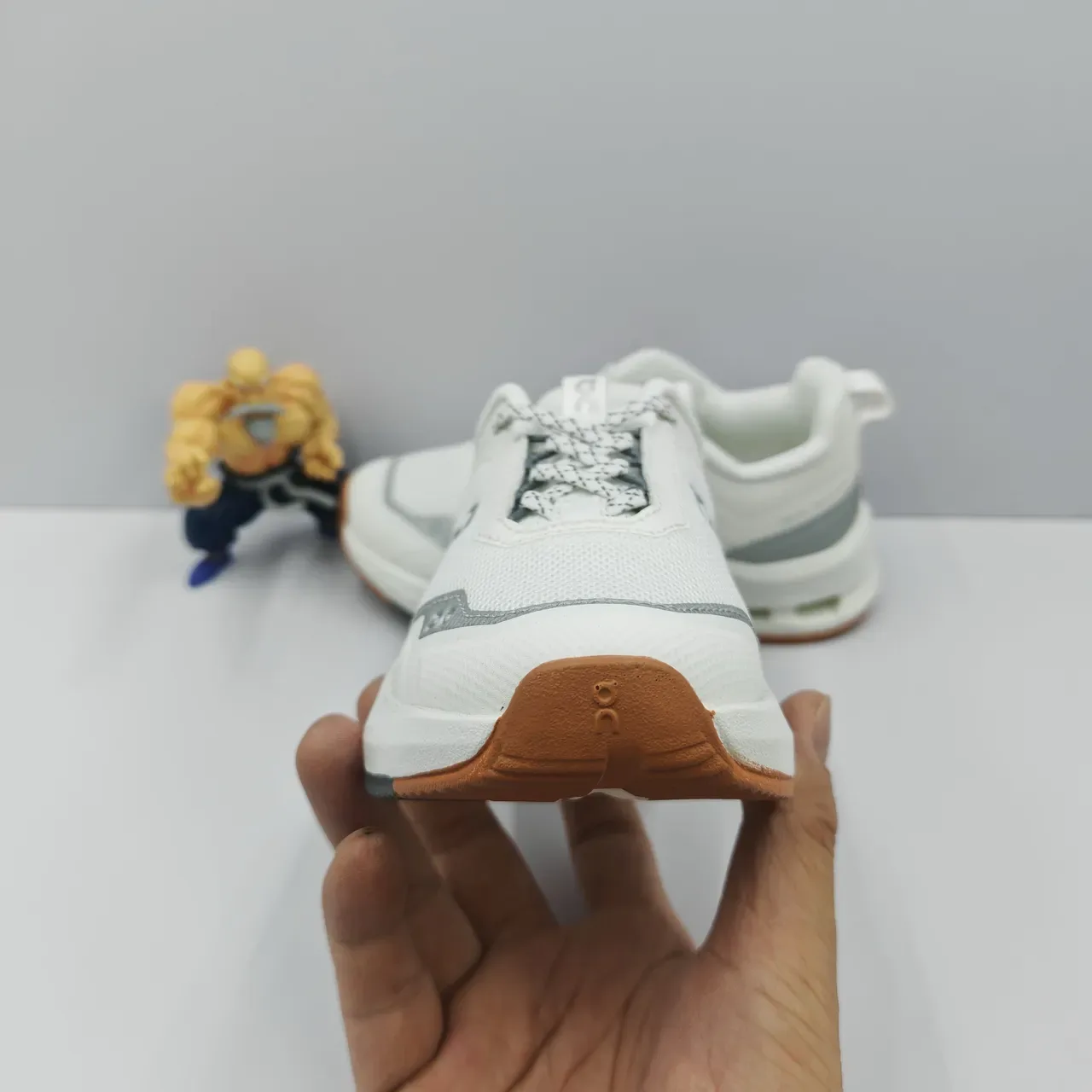 On Cloud Negro Blanco Suela Media Upper Malla Zapatillas Lifestyle 20