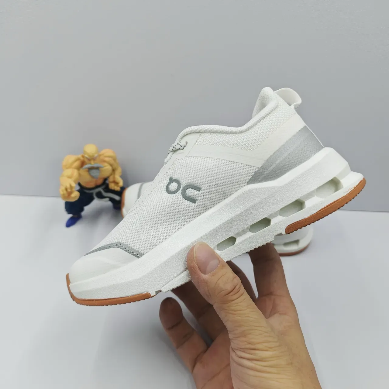 On Cloud Negro Blanco Suela Media Upper Malla Zapatillas Lifestyle 21