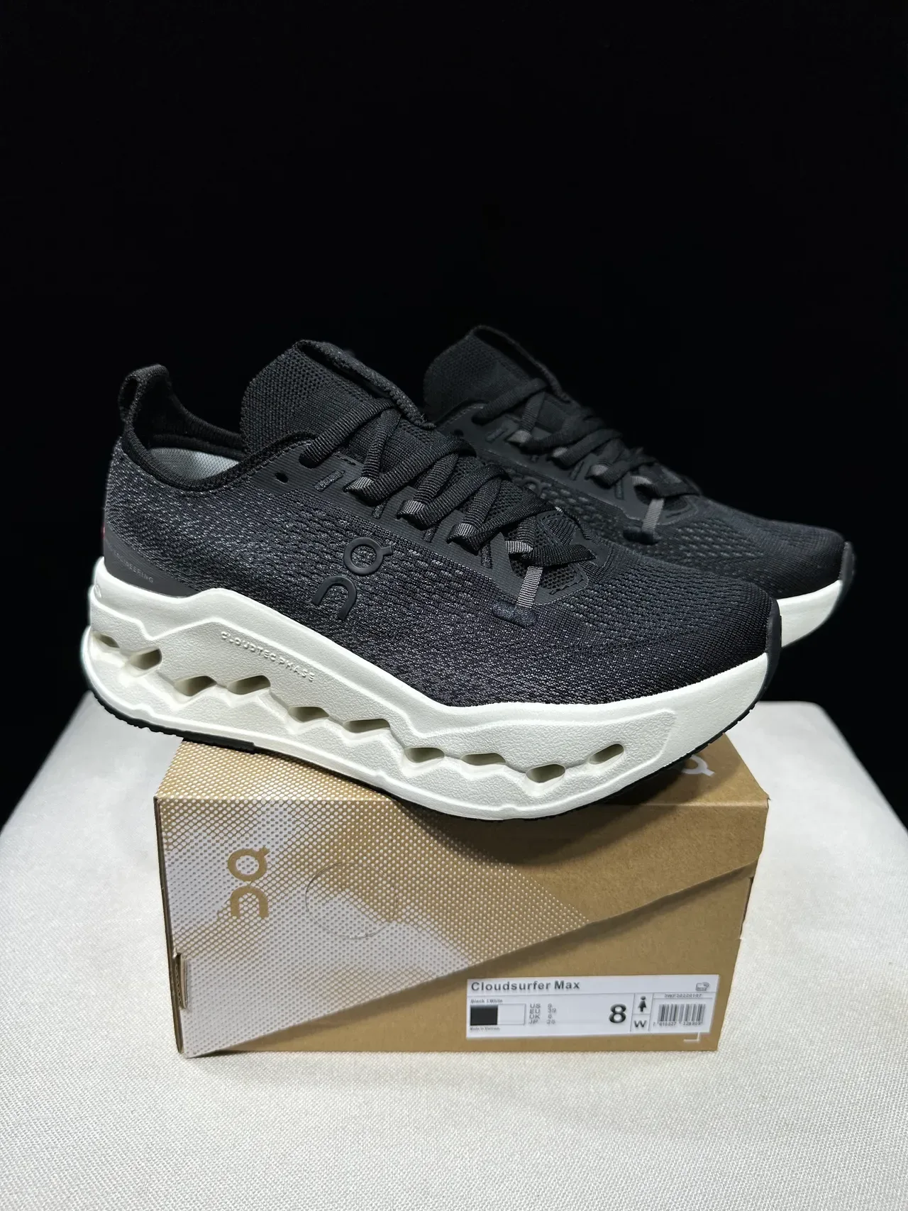 On Cloudmonster Black and Off-White chaussures running 13