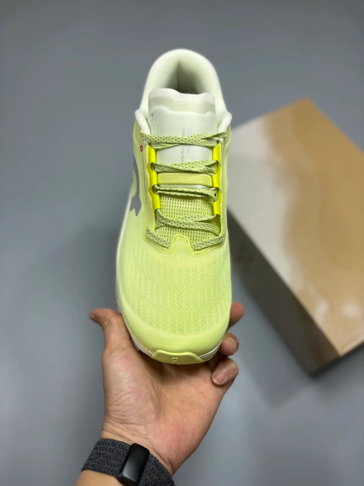 On Cloudmonster Lime Yellow 跑步鞋 2