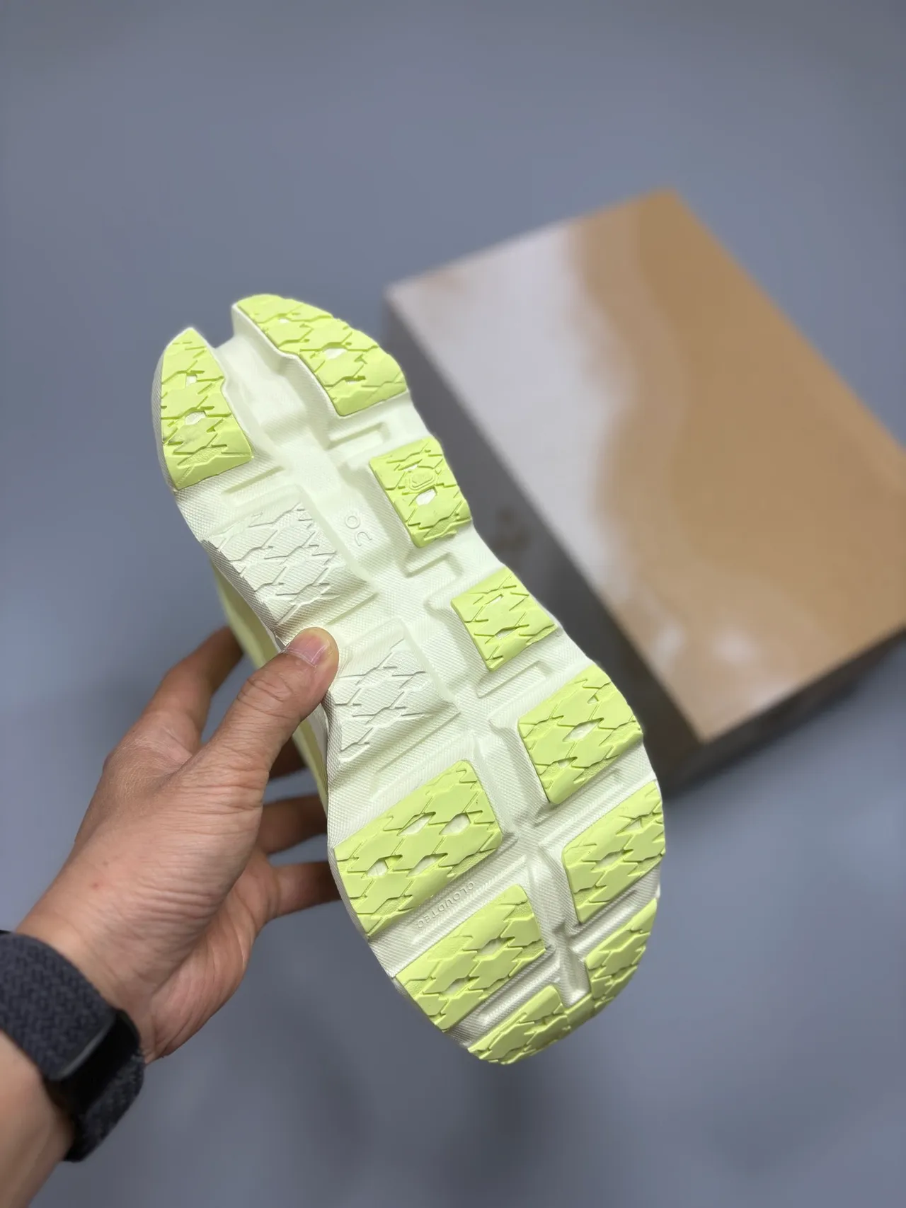 On Cloudmonster Lime Yellow 跑步鞋 5