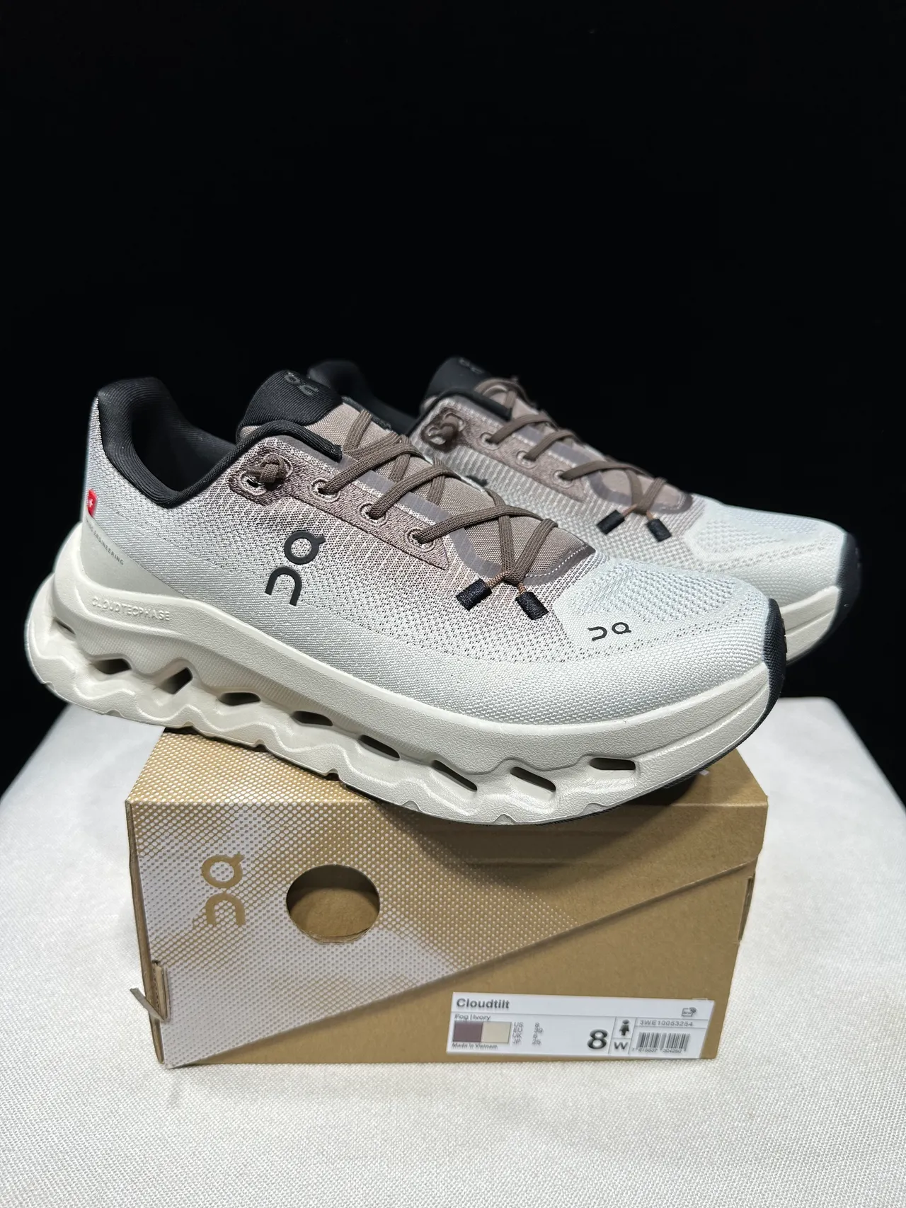 On CloudTec Phase Bege Marrom Upper de Knit Engenheirado Sola Intermediária Oca Sapatos de Corrida 13