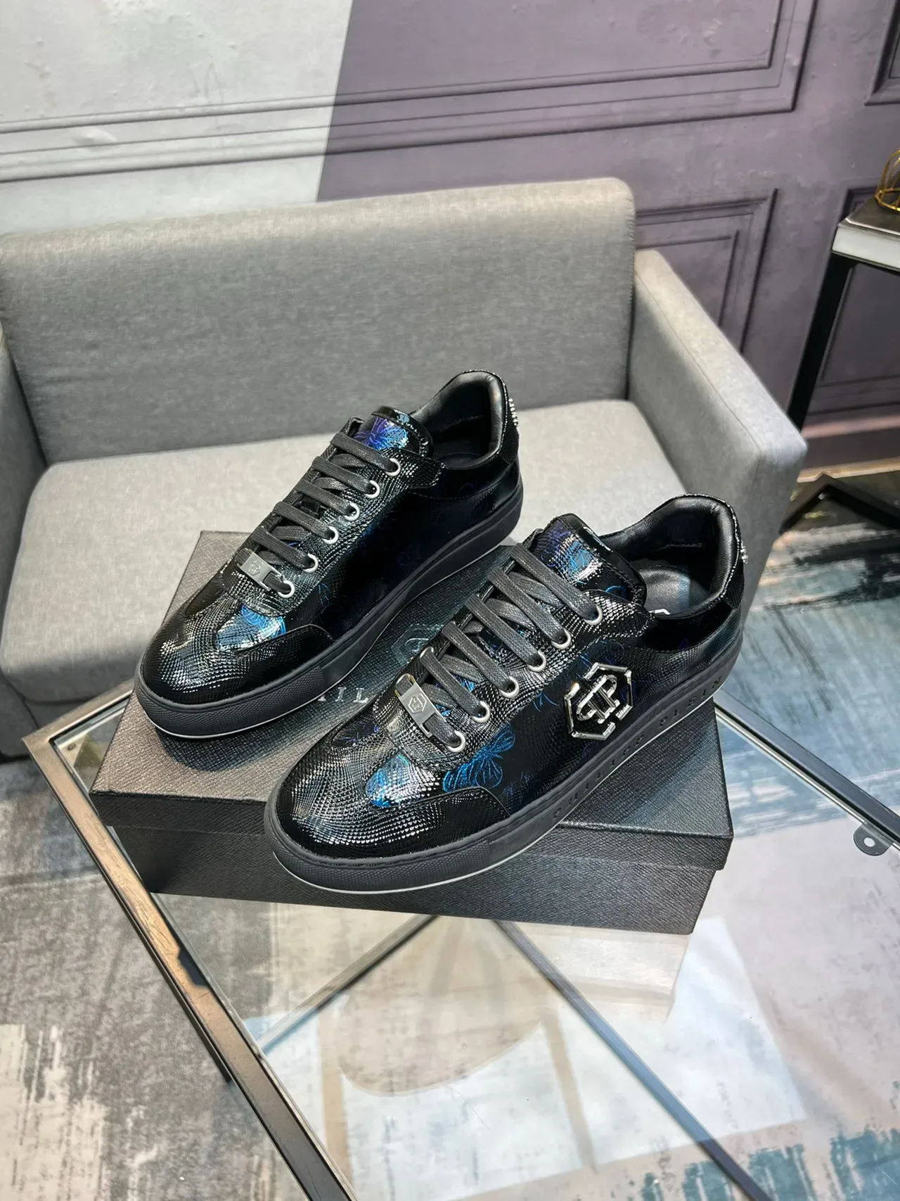 Philipp Plein काला नीला चमकदार सांप-स्किन टेक्स्चर्ड अपर इरिडेसेंट फ्लोरल प्रिंट लाइफस्टाइल स्नीकर 2