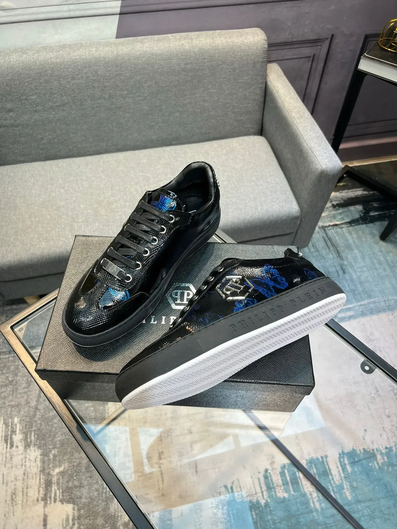 Philipp Plein काला नीला चमकदार सांप-स्किन टेक्स्चर्ड अपर इरिडेसेंट फ्लोरल प्रिंट लाइफस्टाइल स्नीकर 3