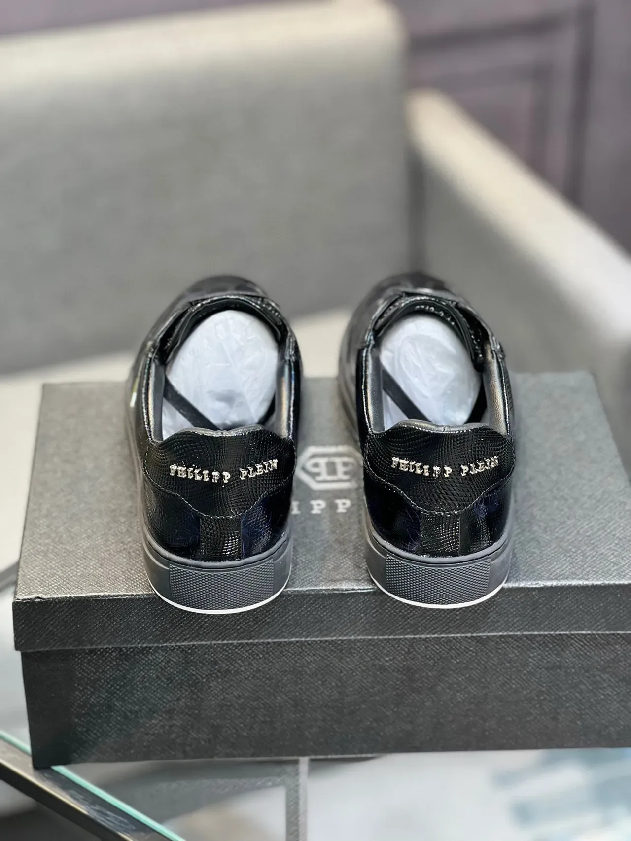 Philipp Plein काला नीला चमकदार सांप-स्किन टेक्स्चर्ड अपर इरिडेसेंट फ्लोरल प्रिंट लाइफस्टाइल स्नीकर 7