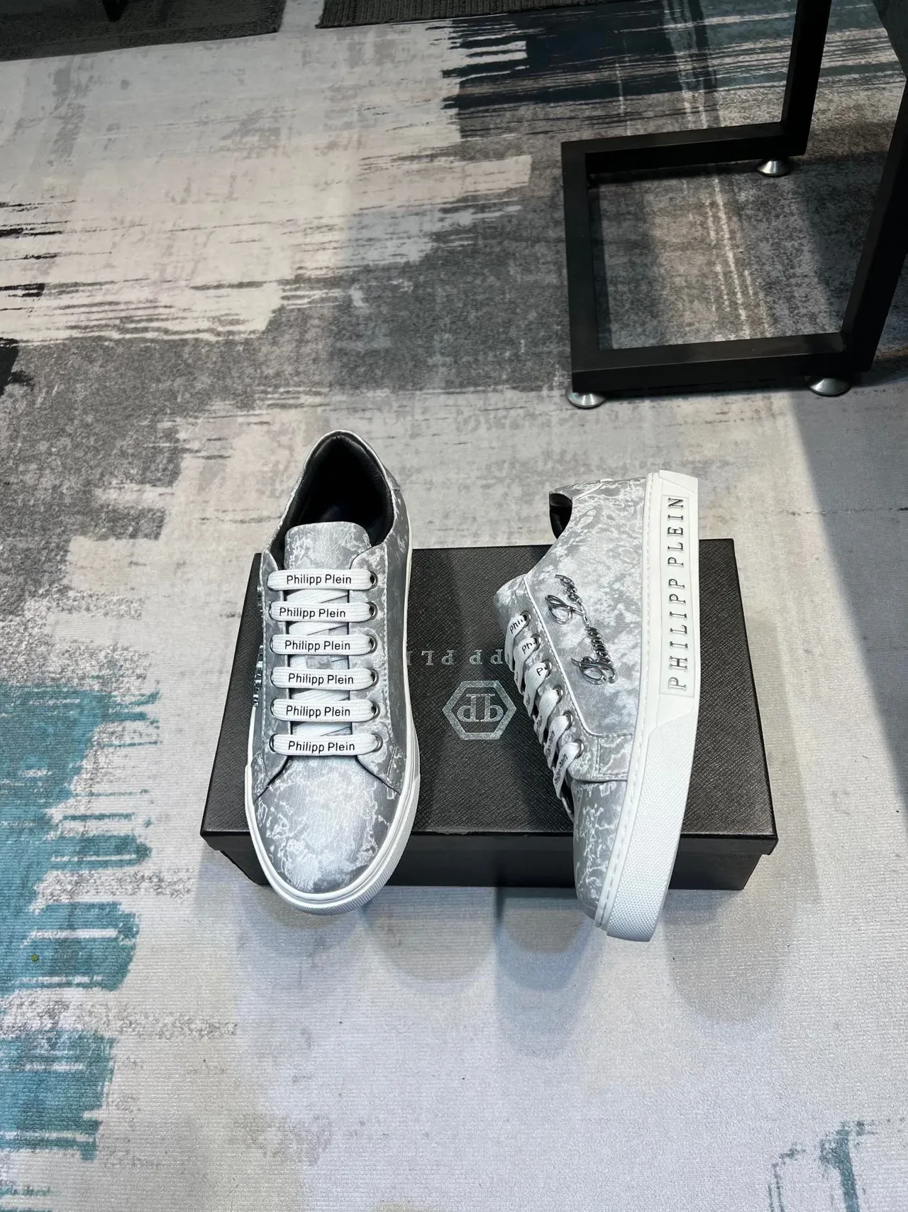 Philipp Plein 生活方式运动鞋 银黑金属 裂纹皮革鞋面 压印品牌中底 4