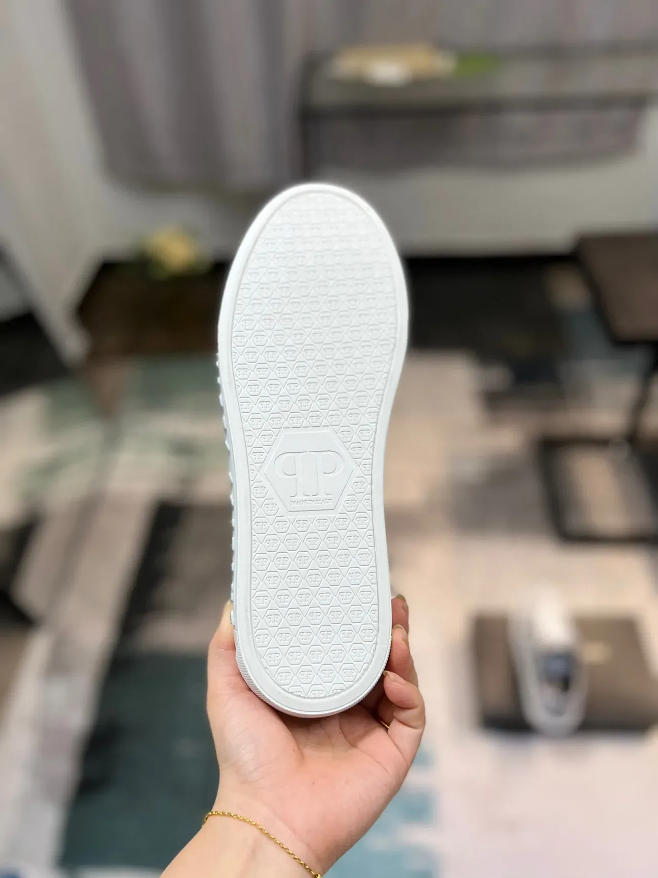 Philipp Plein 生活方式运动鞋 银黑金属 裂纹皮革鞋面 压印品牌中底 9