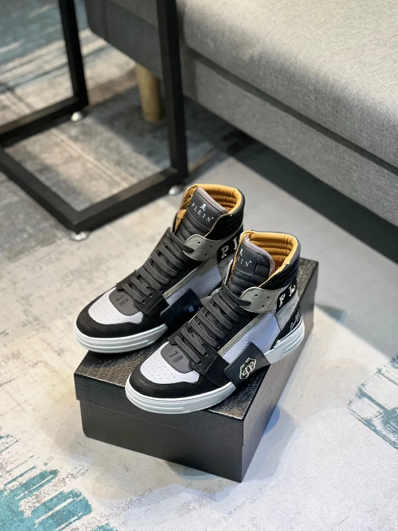 Philipp Plein লিমিটেড এডিশন হাই-টপ লাইফস্টাইল স্নিকার 9