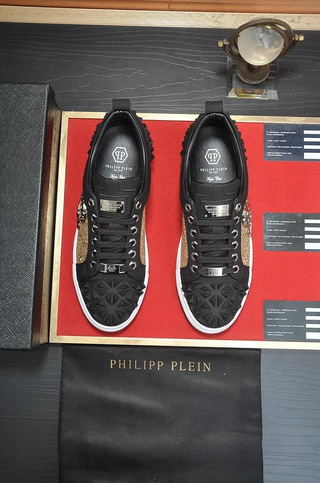 Philipp Plein Tênis Lifestyle com Painel de Lentejuelas e Spikes 3