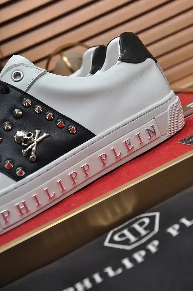 Philipp Plein Blanc Noir Clouté Panneau Métal Emblème Crâne et Os Croisés Style de Vie Sneakers 2