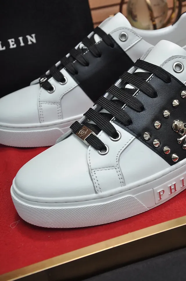 Philipp Plein Blanc Noir Clouté Panneau Métal Emblème Crâne et Os Croisés Style de Vie Sneakers 3