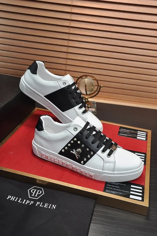 Philipp Plein Blanc Noir Clouté Panneau Métal Emblème Crâne et Os Croisés Style de Vie Sneakers 5