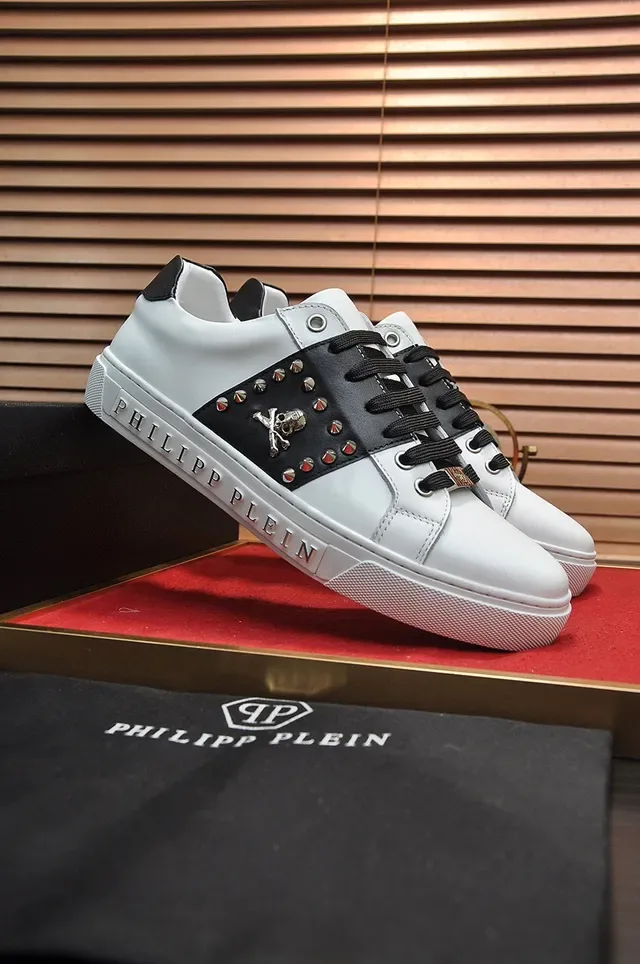 Philipp Plein Blanc Noir Clouté Panneau Métal Emblème Crâne et Os Croisés Style de Vie Sneakers 8