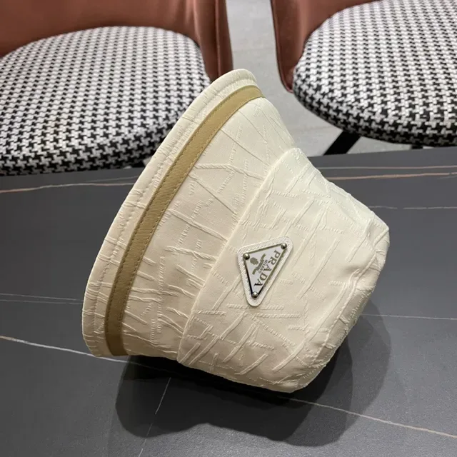 Prada বেইজ ব্রাউন স্ট্রাকচার্ড ফেব্রিক সেলাইয়ের টেক্সচার বাকেট হ্যাট 11