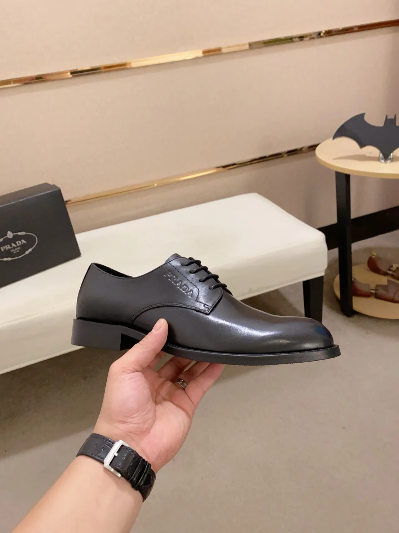 Prada 黑色圆头系带牛津鞋 4