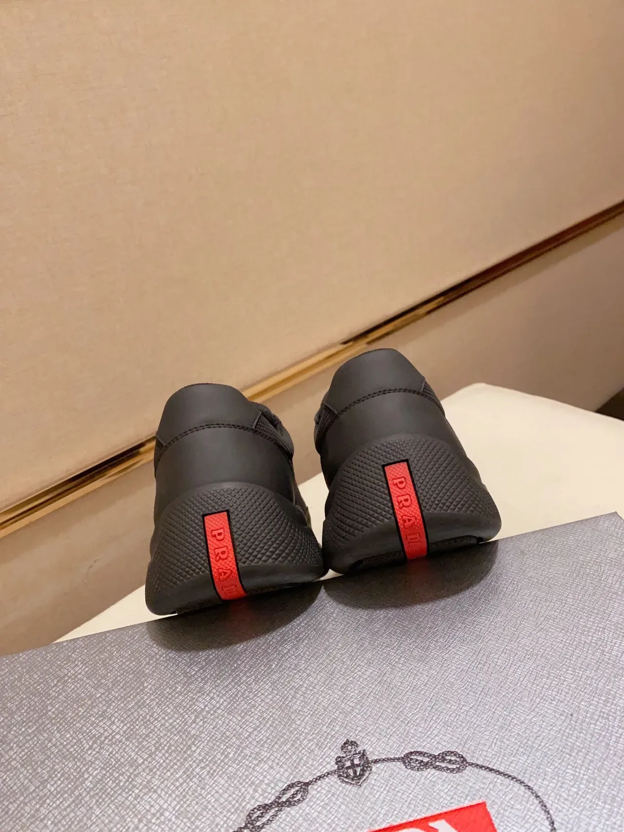 Prada Sneaker Noir Maillage et Recouvrement Synthétique Style de Vie 8