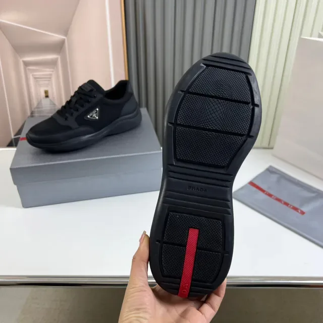 Prada Tênis Lifestyle Preto Malla e Sintético com Logo Triangular de Metal 2