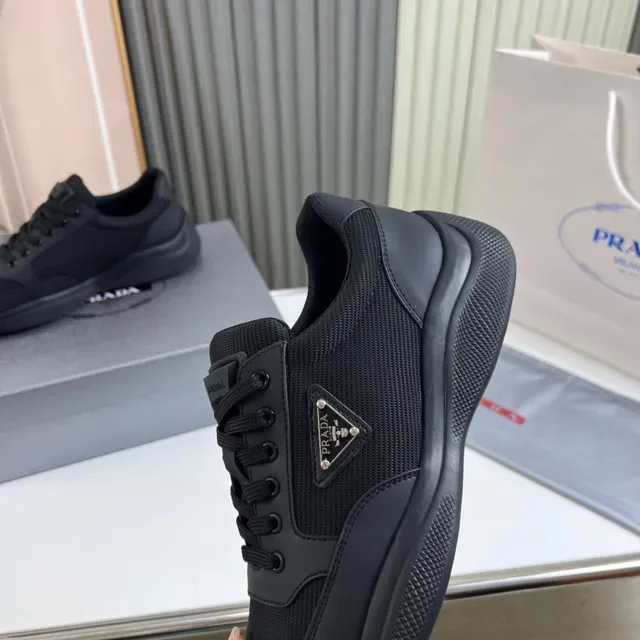 Prada Tênis Lifestyle Preto Malla e Sintético com Logo Triangular de Metal 3