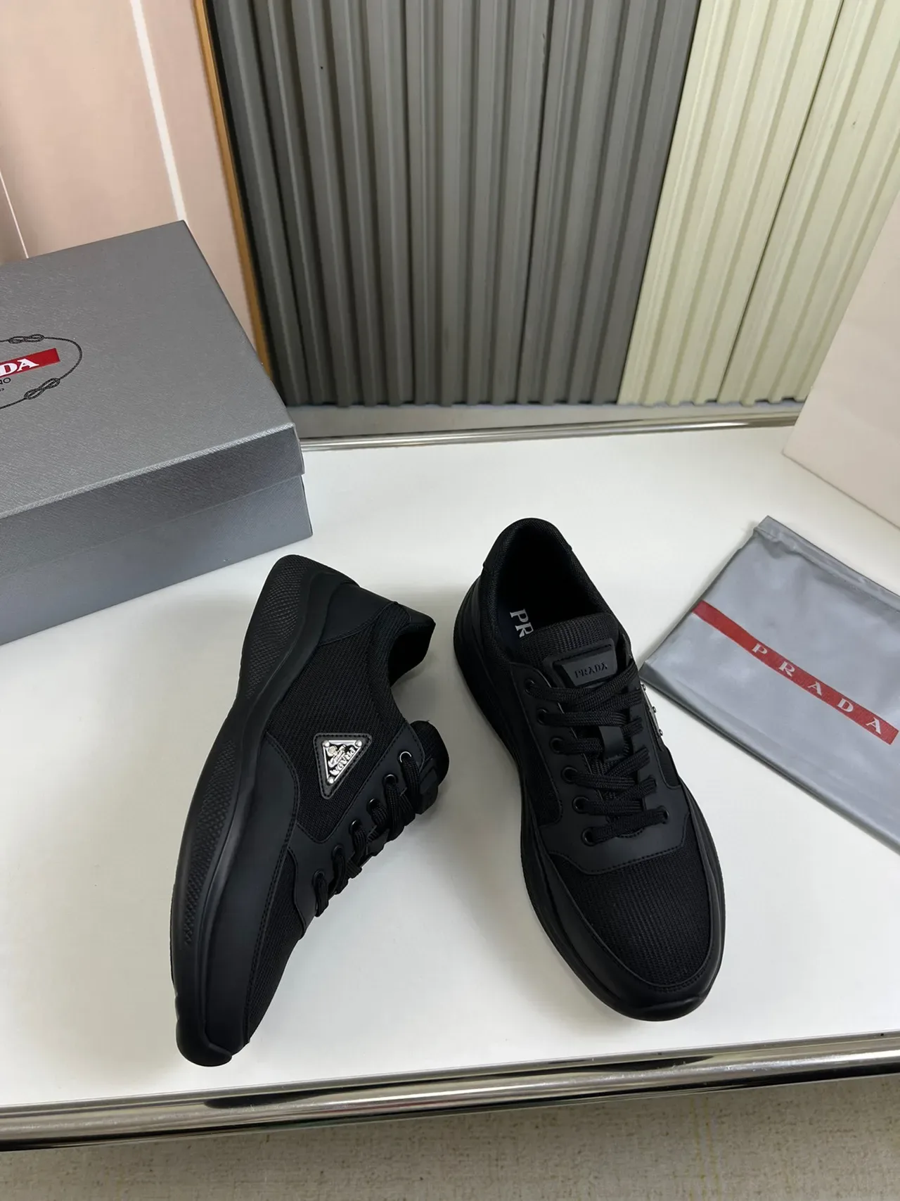 Prada Tênis Lifestyle Preto Malla e Sintético com Logo Triangular de Metal 5