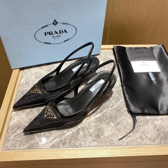 Prada Tacón Negro Punta Puntiaguda Slingback 4