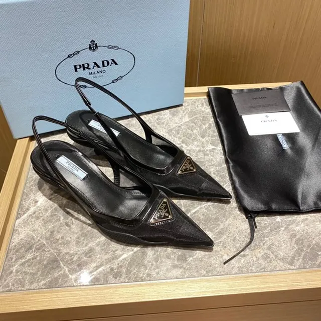Prada Tacón Negro Punta Puntiaguda Slingback 6