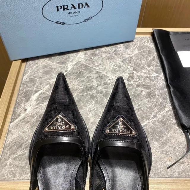 Prada Tacón Negro Punta Puntiaguda Slingback 9