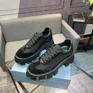 Prada Cloudbust Tênis chunky pretos de camurça e nylon