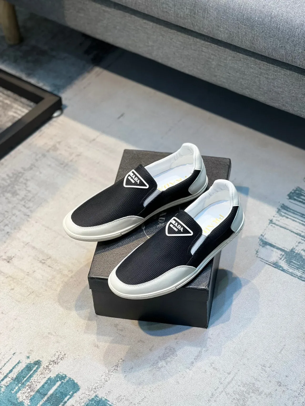 Prada Cloudbust Negro y Blanco Slip-On Malla y Cuero Superior Zapatillas Lifestyle 8