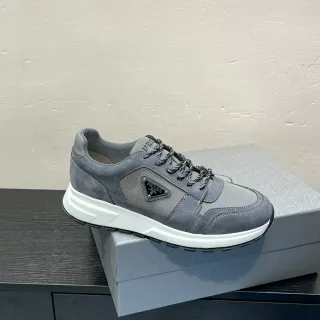 Prada Cloudbust ধূসর সুয়েড এবং টেক্সটাইল লাইফস্টাইল স্নিকার