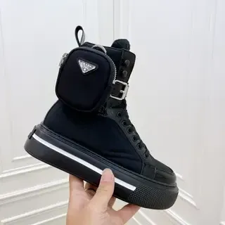 Prada Cloudbust High काला एकीकृत पाउच जीवनशैली स्नीकर