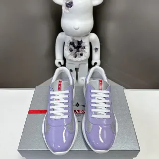 Prada Cloudbust लेवेंडर पेटेंट और मेश लाइफस्टाइल स्नीकर