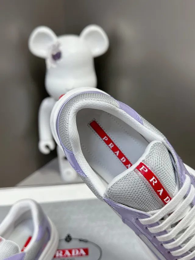 Prada Cloudbust Zapatillas Lifestyle Lavanda de Cuero Patentado y Malla 9