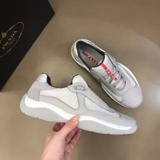 Prada Cloudbust हल्का भूरा बिना लेस लाइफस्टाइल स्नीकर्स