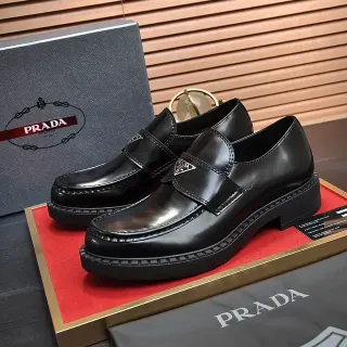 Prada Cloudbust Thunder काला चमड़े के लोफर