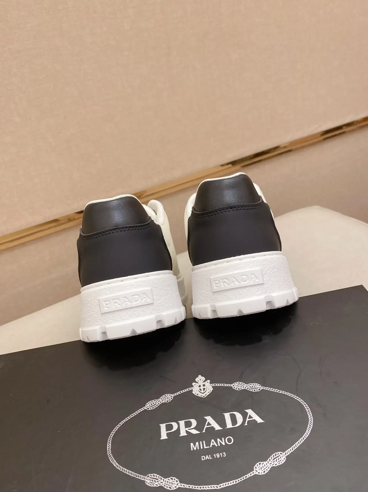 Prada Cloudbust 双色网面合成平台生活方式运动鞋 3