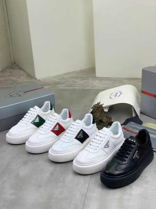 Prada Cloudbust حذاء رياضي أبيض وأخضر من الجلد للنمط الحياتي 2
