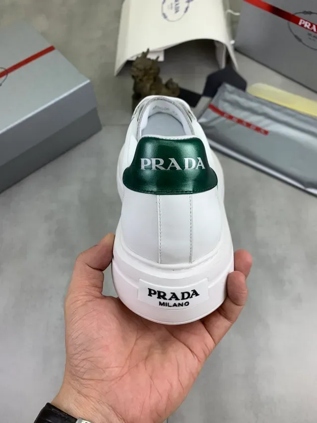 Prada Cloudbust حذاء رياضي أبيض وأخضر من الجلد للنمط الحياتي 4