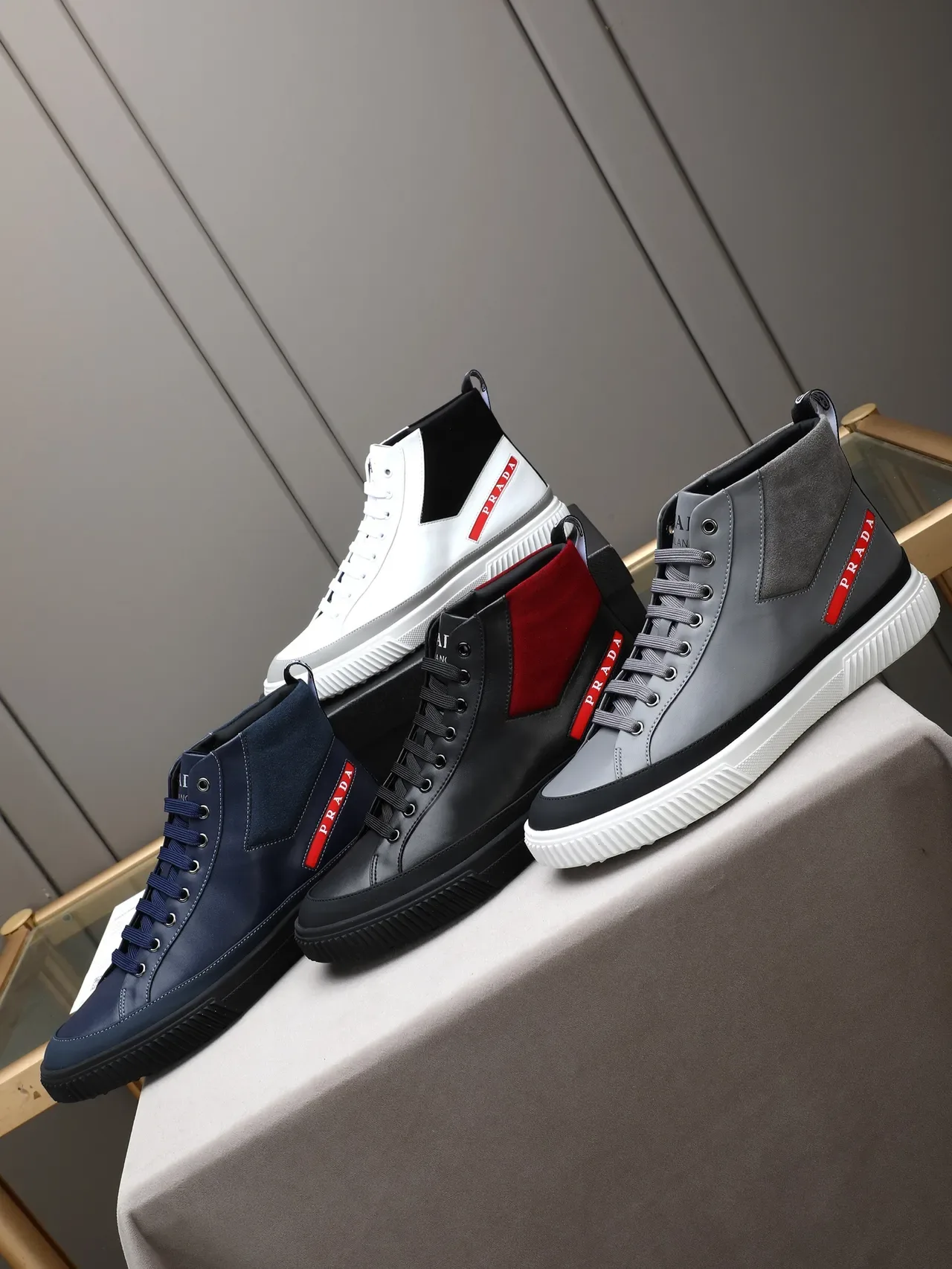 Prada Cloudbust Chaussures Lifestyle Blancs et Noirs Hautes en Cuir et Daim 2