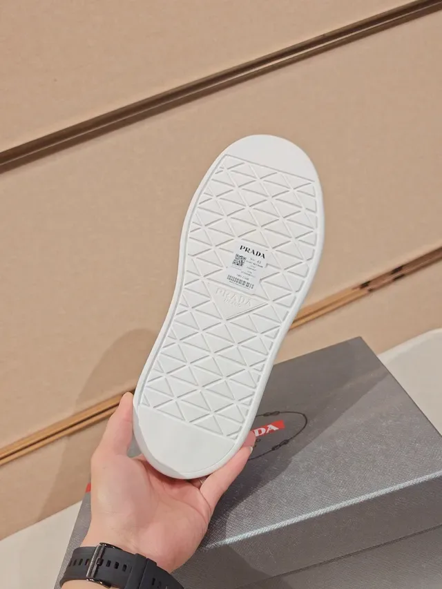 Prada Cloudbust Chaussures Lifestyle Plateforme Blanche Maille et Cuir Patenté 2