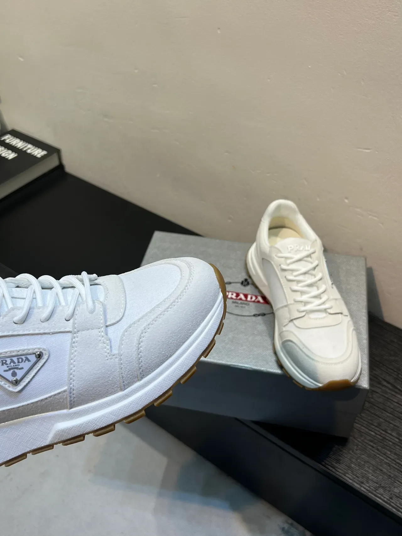 Prada Cloudbust حذاء رياضي أبيض من النسيج والسويد 8