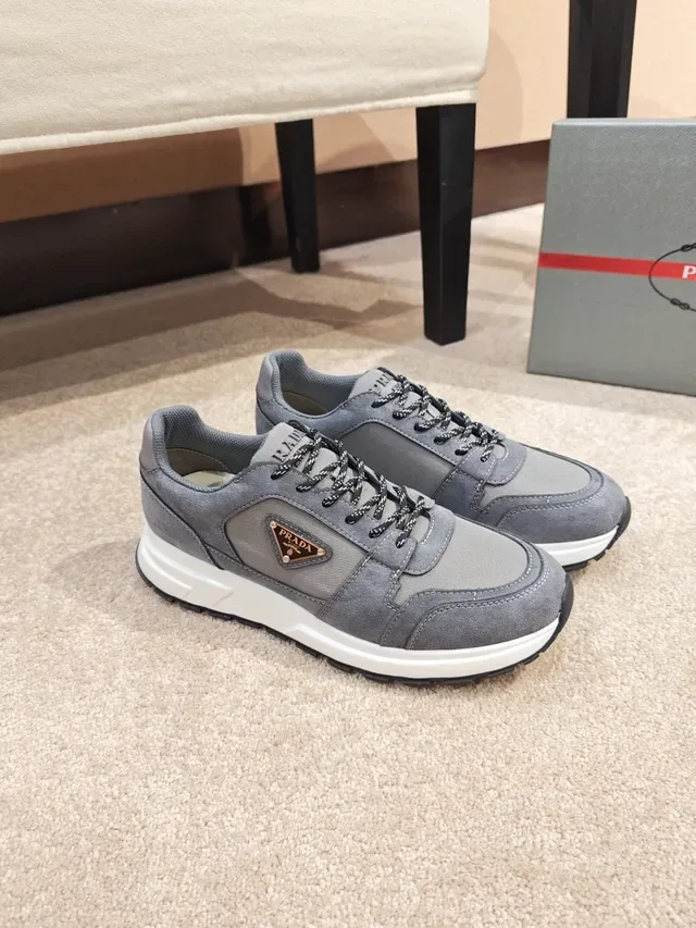 Prada 灰白麂皮网面雕塑中底生活方式运动鞋 4