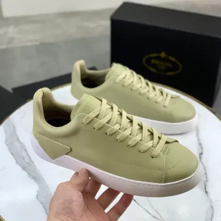 Prada 绿色白色极简皮革色系系带生活方式运动鞋